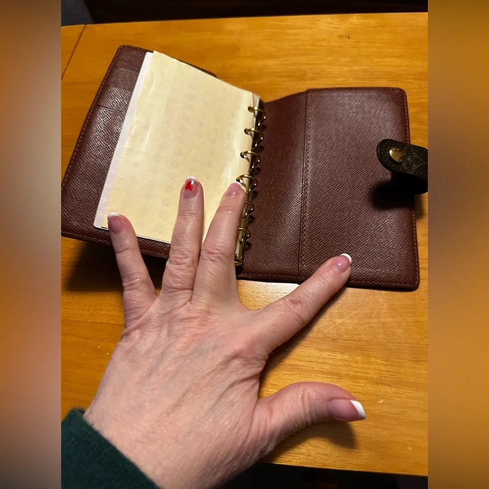Louis Vuitton Brown Monogram Agenda in Like New Condition